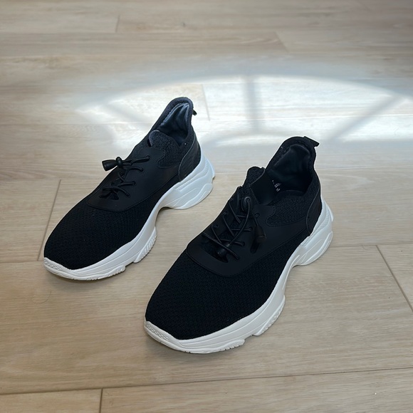 Cushionaire Black Sneakers Size 10 - Picture 2 of 6